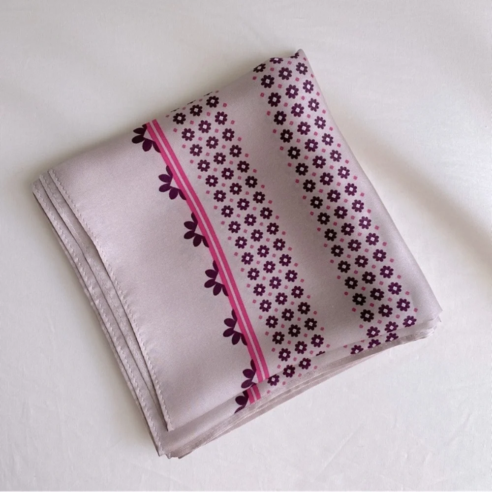 ANN TAYLOR SILK GEOMETRIC FLORAL PRINT SCARF SQUARE Limited Edition Pink Grey